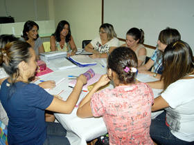 As professoras orientadoras j esto se reunindo para traar as estratgias do Pacto - Foto: Marcelo Ferreira